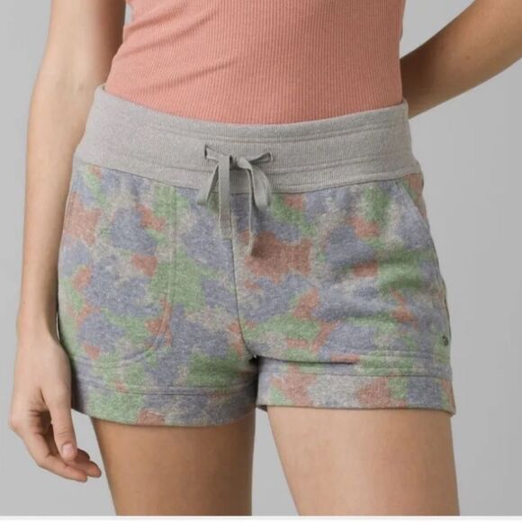 PrAna Cozy Up short 🖤 NWT 🖤 Heather Gray montage 🖤 XS - Picture 2 of 4